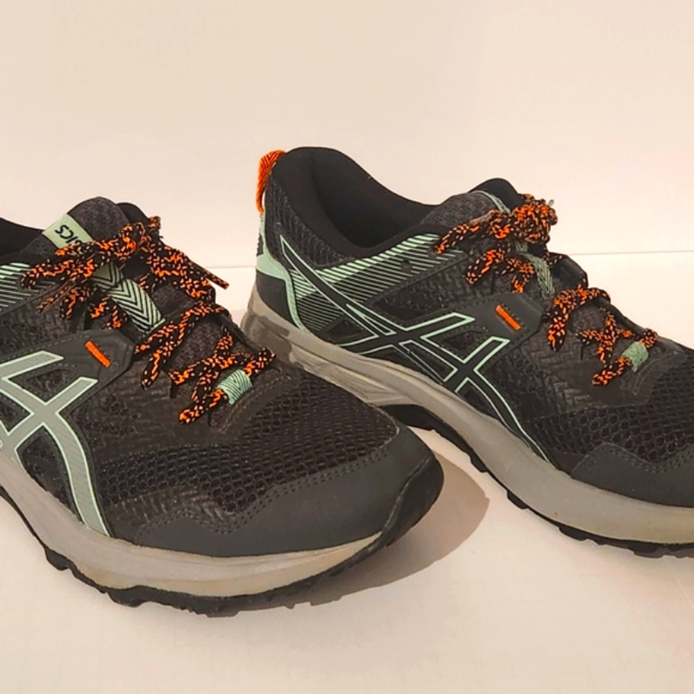ASICS Women's Black and Orange Running Shoes *Like New* - Picture 4 of 9